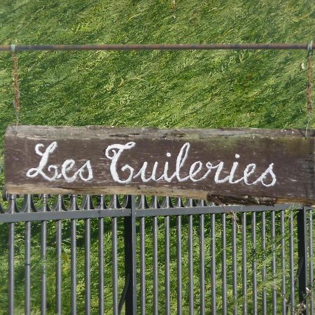 Les Tuileries Bed & Breakfast Ponteyraud Екстериор снимка